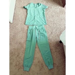 Used Figs brand scrub set size XS in color Jade (beautiful light green color).